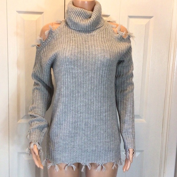 Almost Famous Gray Cold Shoulder Fringe Pullover Turtleneck Sweater Size Medium - Picture 1 of 9